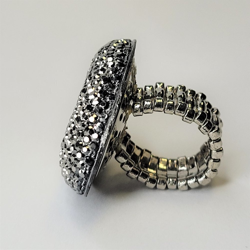 SILVER Grey Fashion Ring Oval Large Rhinestone Sparkly Bling Stretch Band Ring - Picture 4 of 12